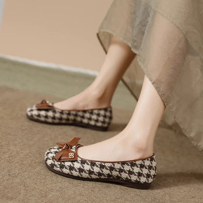 Chic Plaid Pumps — Everyday Elegance