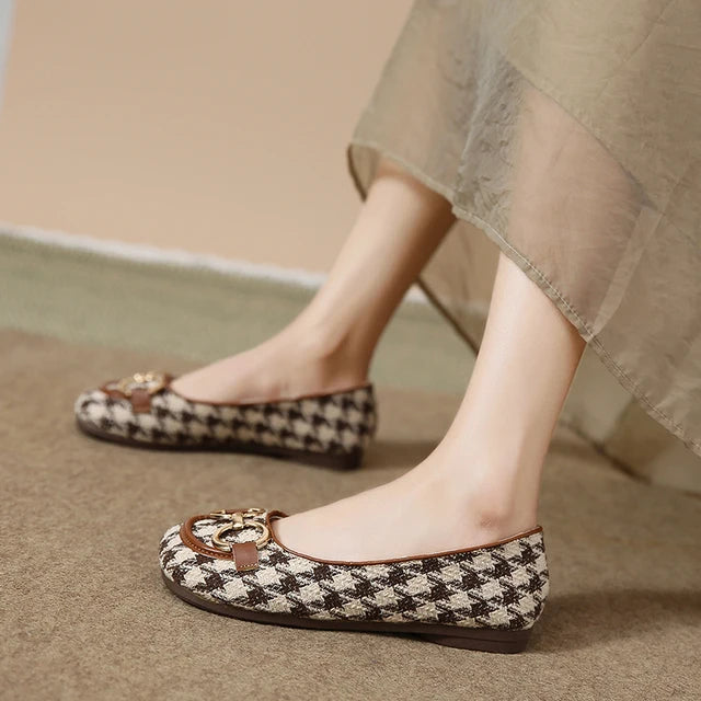 Chic Plaid Pumps — Everyday Elegance